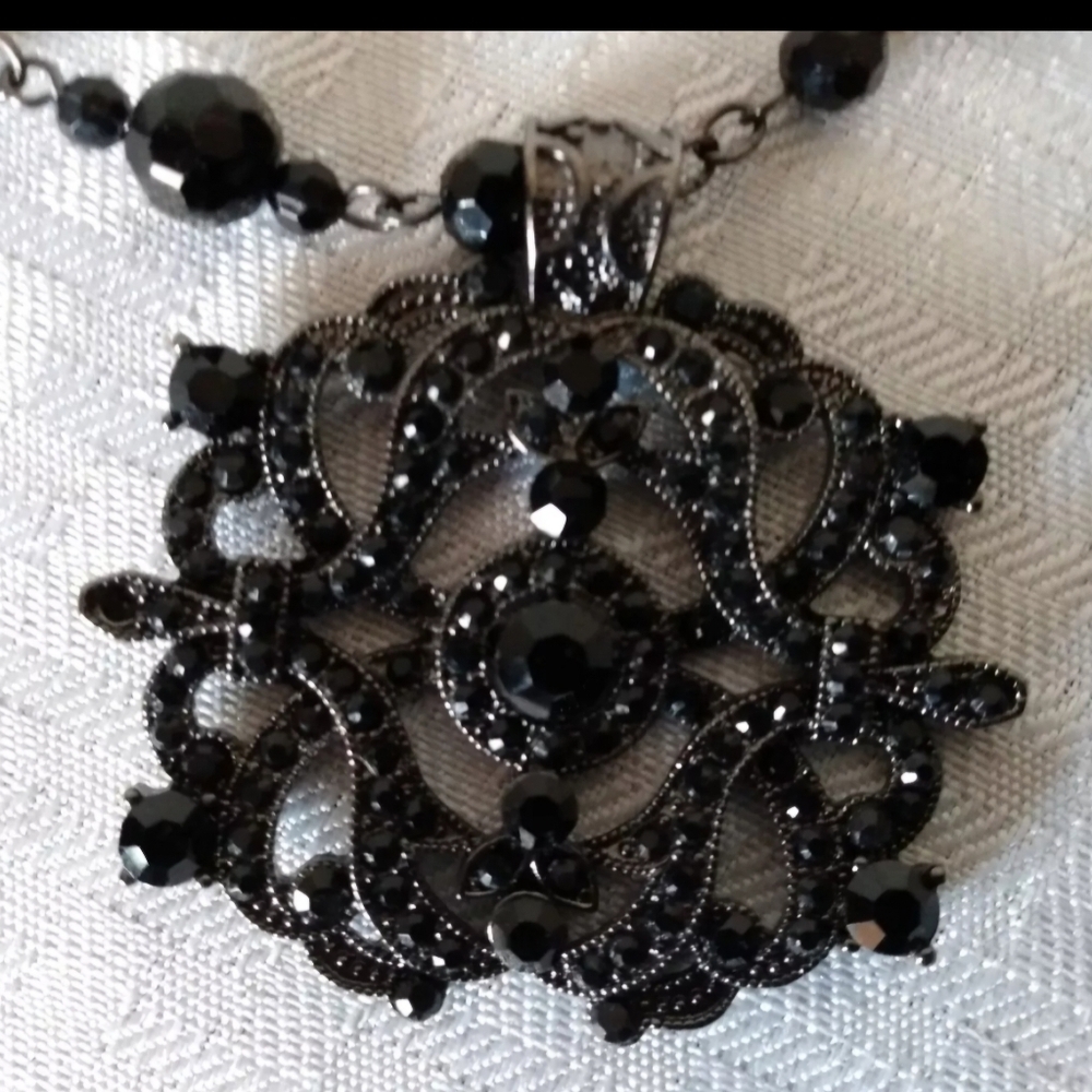 Lia Sophia Black Glass Beaded Pendant Choker Statement Necklace 15" + 2 1/4 Ex - Picture 2 of 5